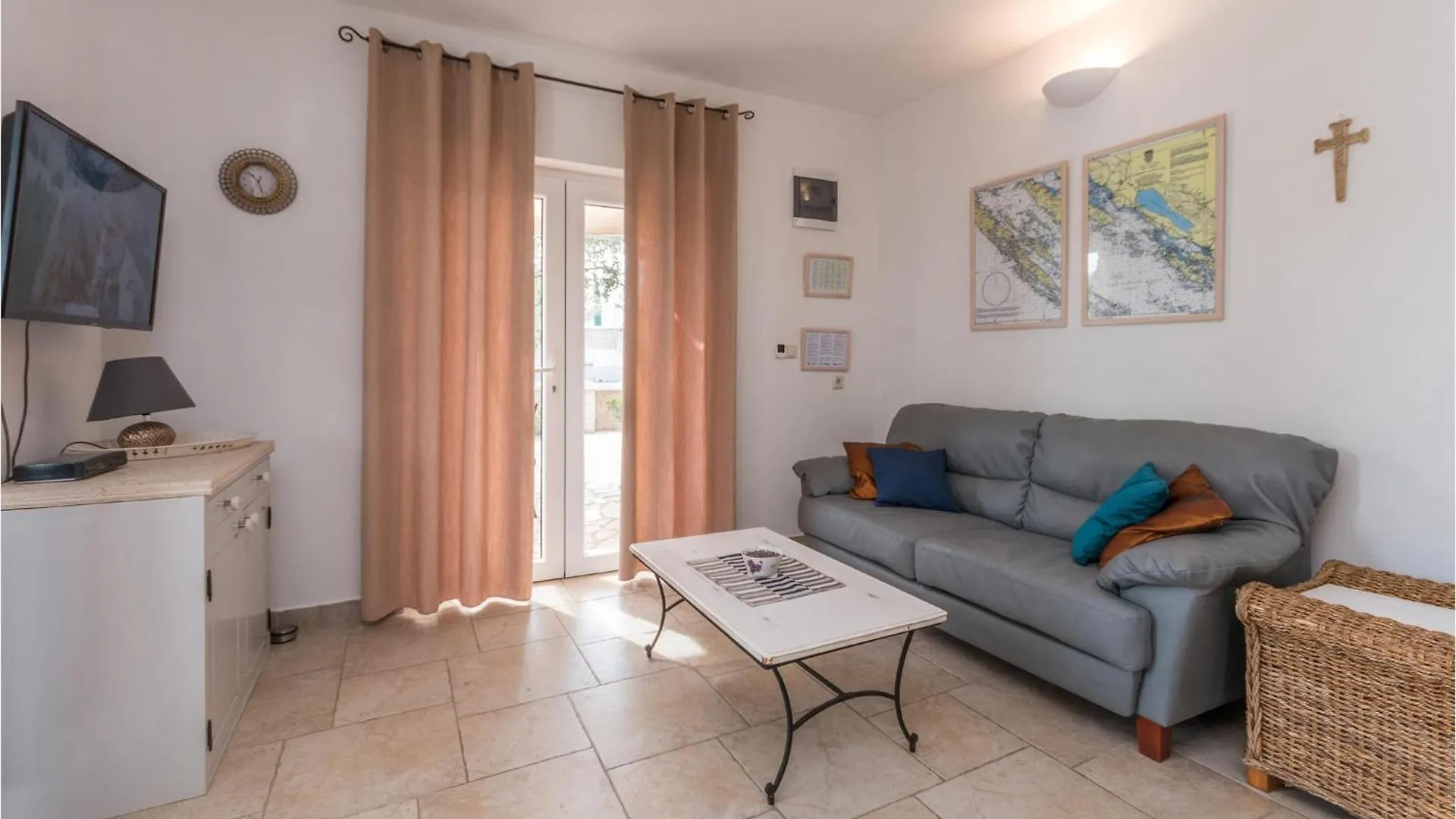 Stunning Home In Dobropoljana With House Sea View Holiday home